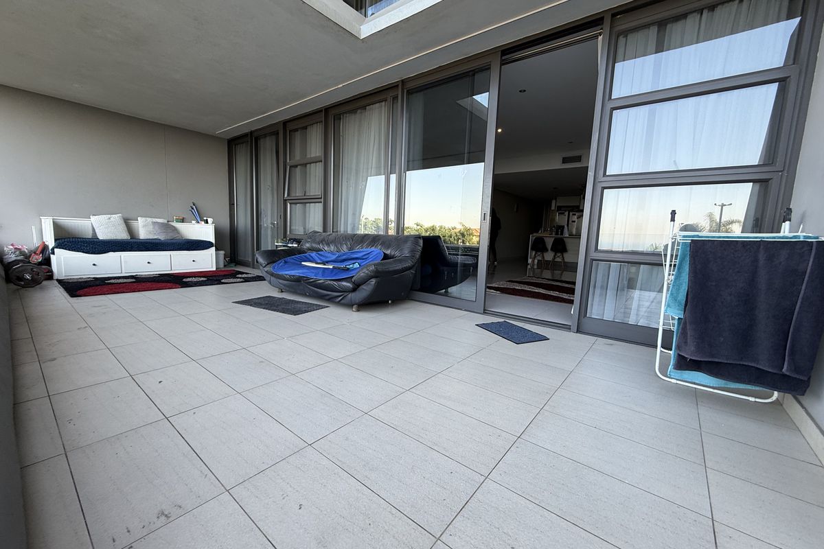 Spacious 3-Bedroom Home with Garden Oasis & Extra Parking! - Photo 2