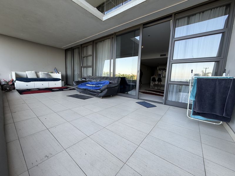 Spacious 3-Bedroom Home with Garden Oasis & Extra Parking! - Photo 2