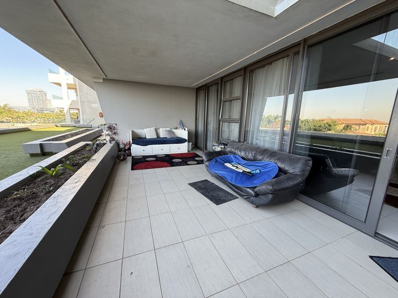 Spacious 3-Bedroom Home with Garden Oasis & Extra Parking! - Photo 3