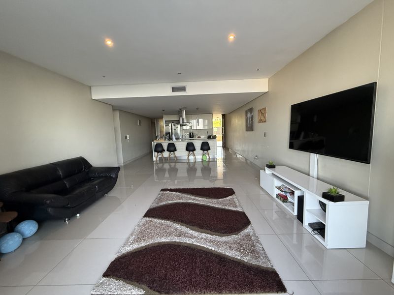 Spacious 3-Bedroom Home with Garden Oasis & Extra Parking! - Photo 1