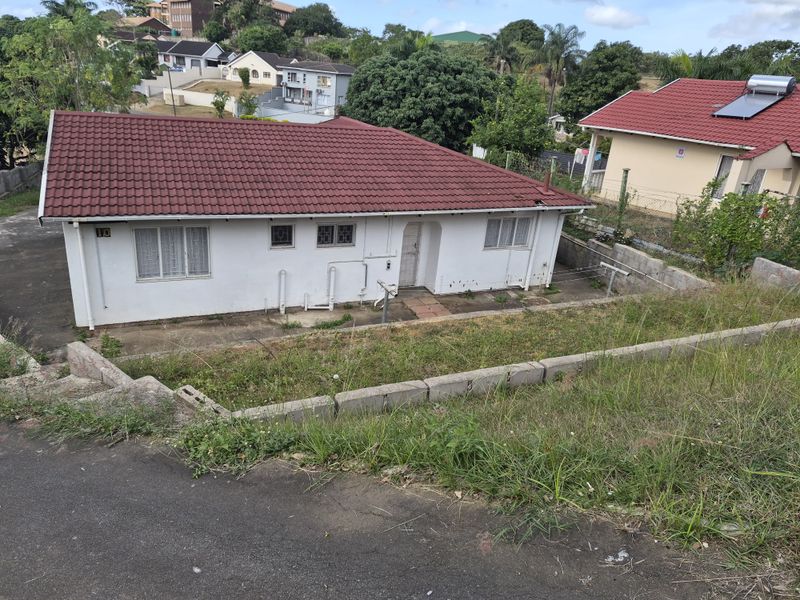 FOR SALE - INVESTMENT OPPORTUNITY , 3 BEDROOM HOUSE FOR SALE IN BRINDHAVEN - Photo 2
