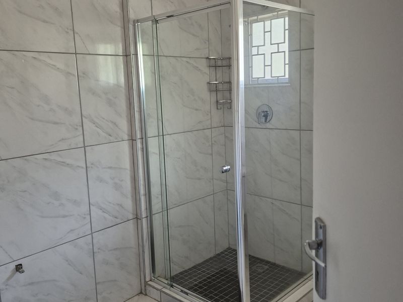 FOR SALE - INVESTMENT OPPORTUNITY , 3 BEDROOM HOUSE FOR SALE IN BRINDHAVEN - Photo 9