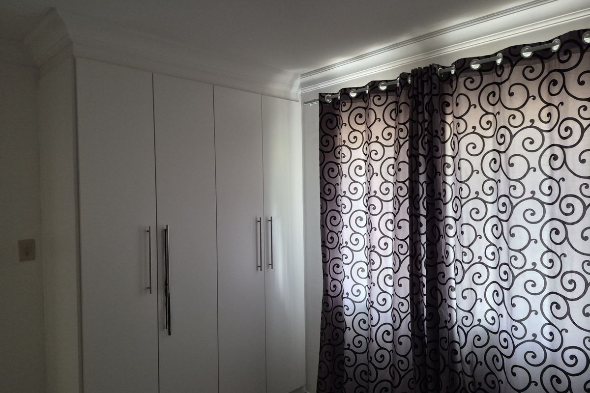 FOR SALE - INVESTMENT OPPORTUNITY , 3 BEDROOM HOUSE FOR SALE IN BRINDHAVEN - Photo 3
