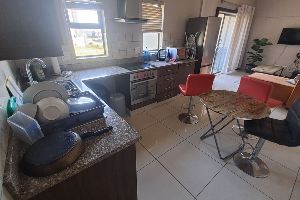 Modern 2-Bedroom Apartment with 2 Secure Parking - Photo 4