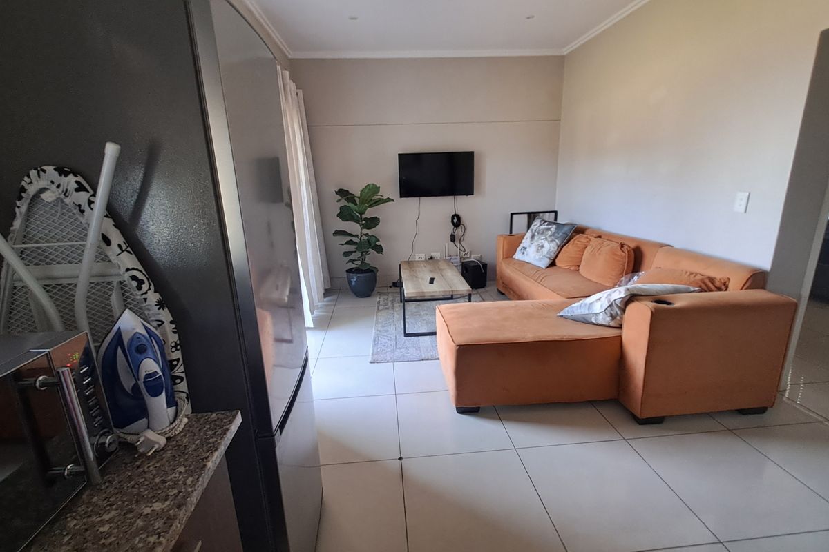 Modern 2-Bedroom Apartment with 2 Secure Parking - Photo 2