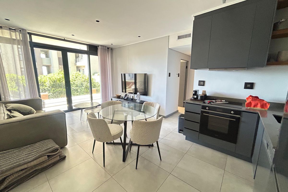 Modern 2 Bedroom Furnished Apartment in Umhlanga Ridge - Photo 3