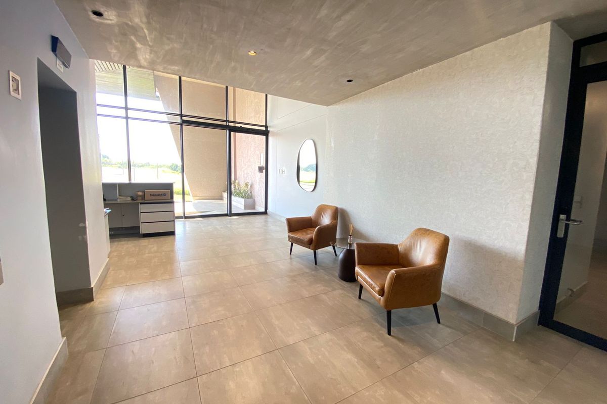 Modern 2 Bedroom Apartment in Umhlanga Ridge - Photo 2