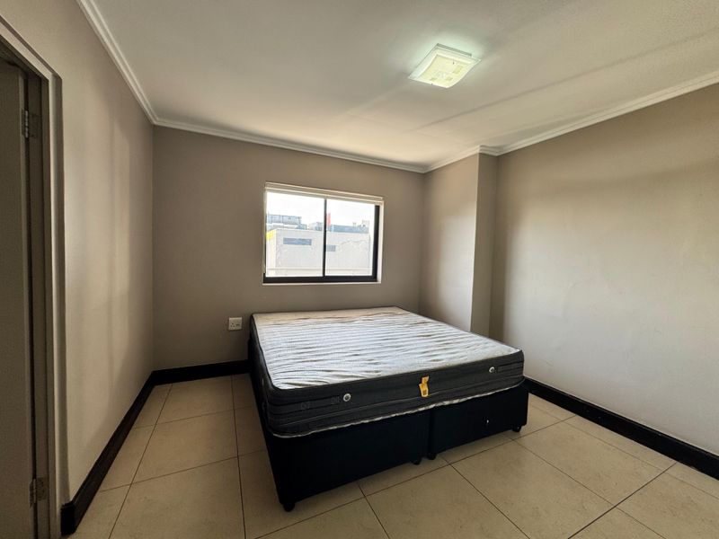 Prime Marina Bay Rental - Spacious 2 Bedroom Apartment. - Photo 8