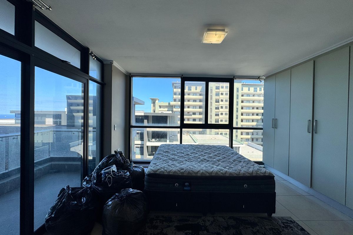 Prime Marina Bay Rental - Spacious 2 Bedroom Apartment. - Photo 4