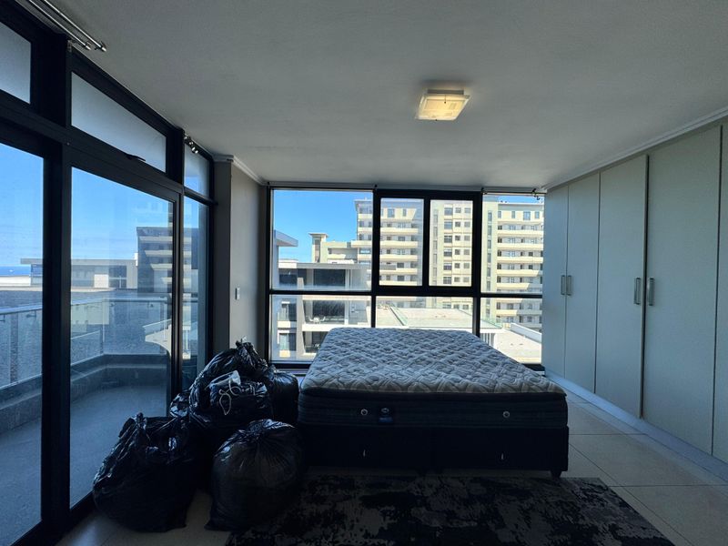 Prime Marina Bay Rental - Spacious 2 Bedroom Apartment. - Photo 4