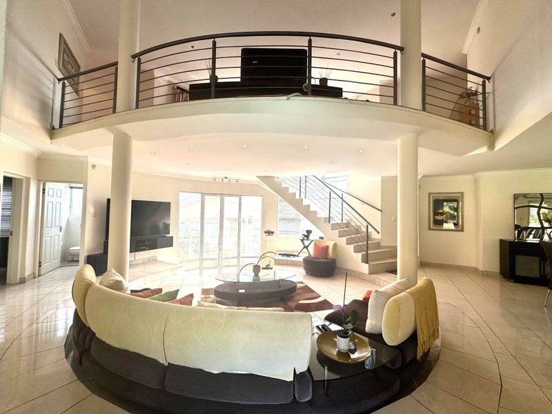 4 Bedroom Exquisite Fully Furnished Mansion in Prestigious Somerset Park - Photo 4