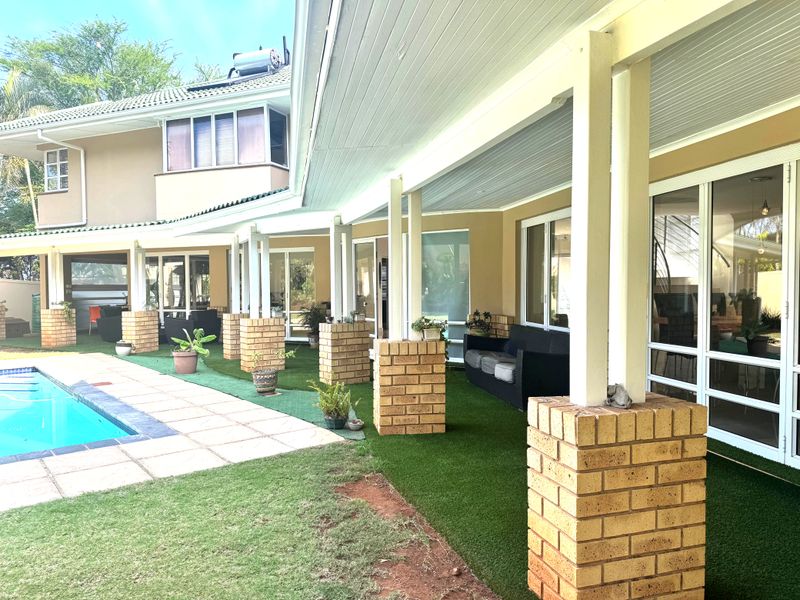 4 Bedroom Exquisite Fully Furnished Mansion in Prestigious Somerset Park - Photo 2