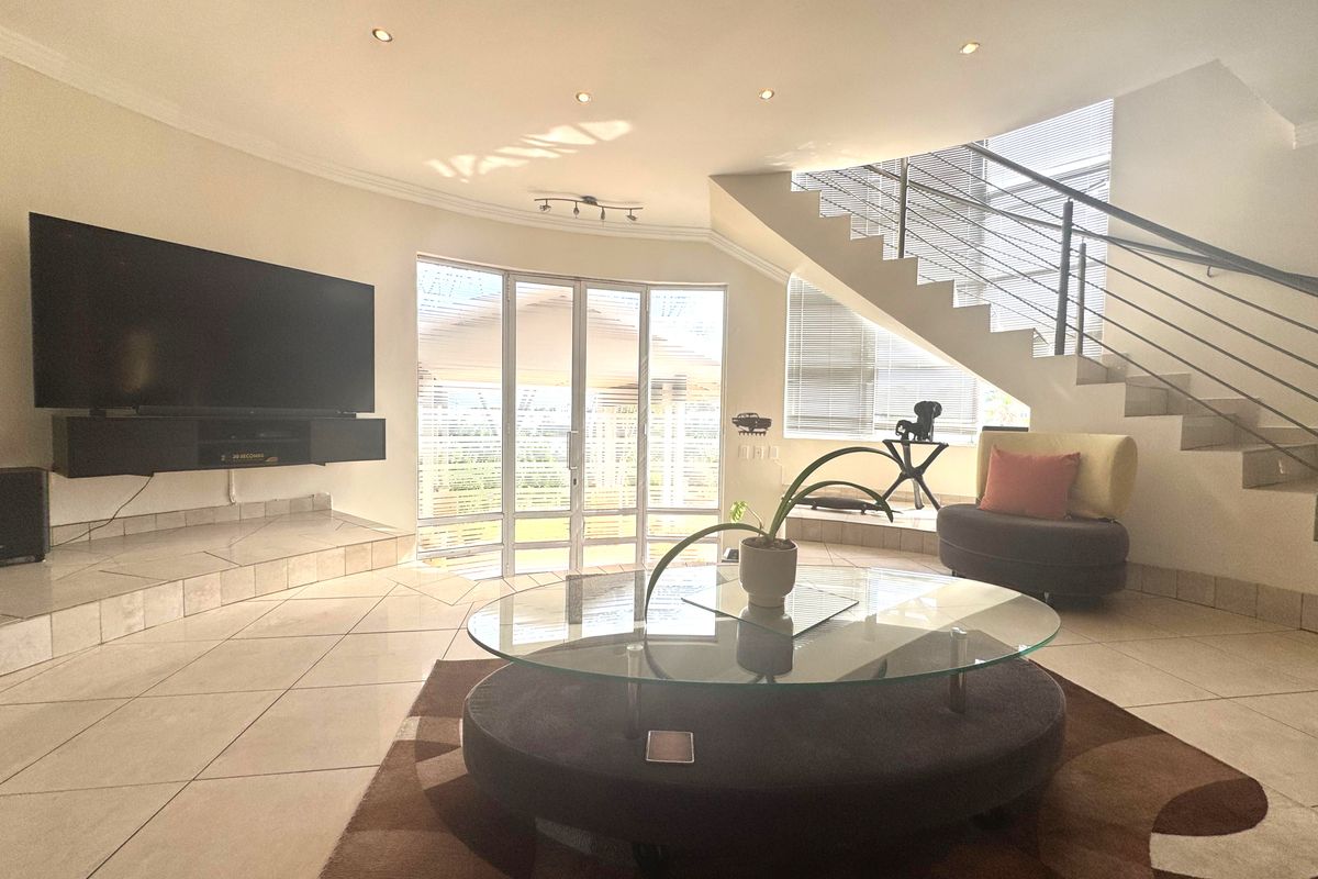 4 Bedroom Exquisite Fully Furnished Mansion in Prestigious Somerset Park - Photo 5