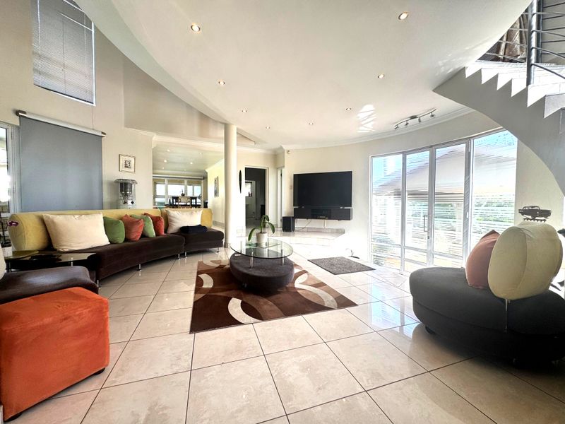 4 Bedroom Exquisite Fully Furnished Mansion in Prestigious Somerset Park - Photo 7