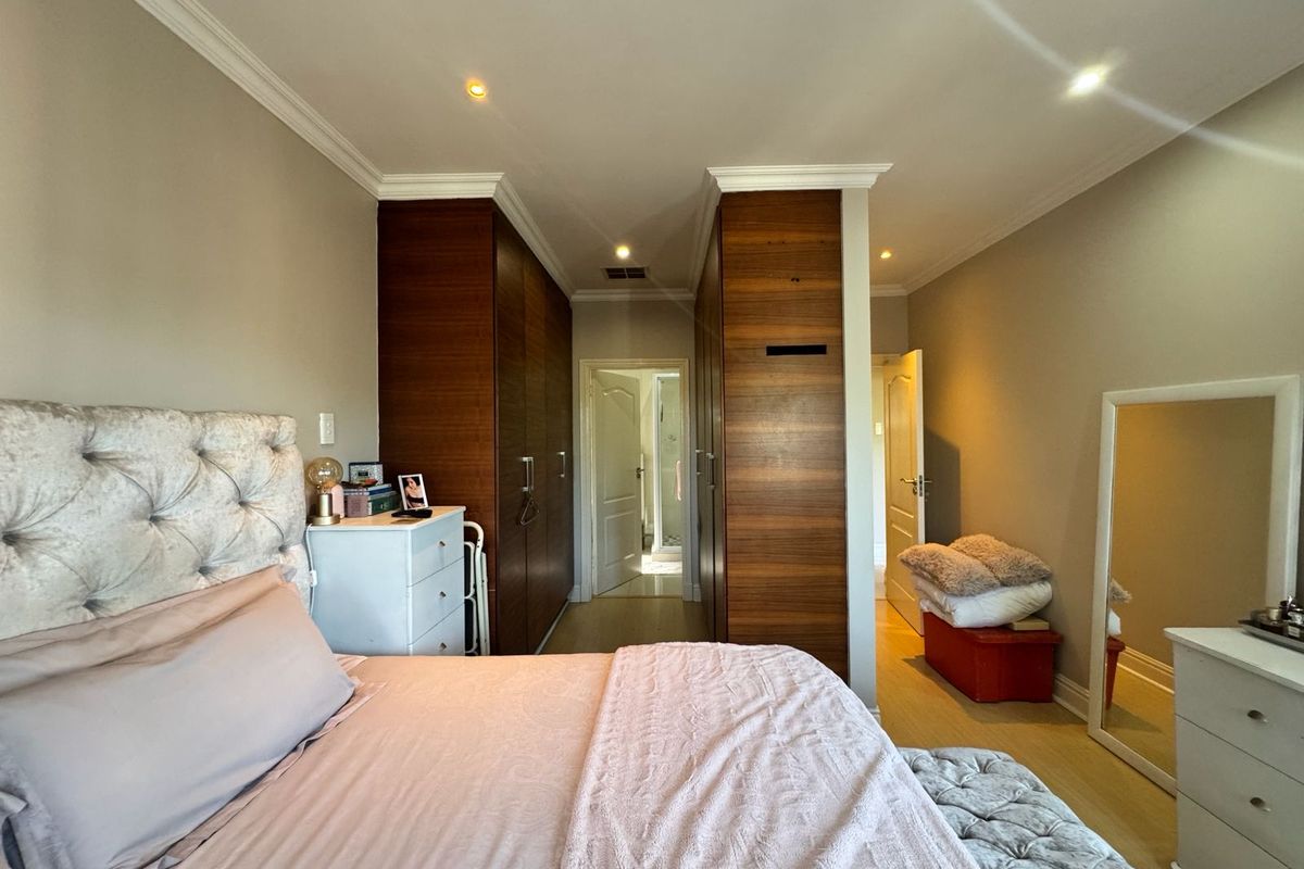 Spacious 4-Bedroom House For Sale In Sought-After Edgemount Estate - Photo 4