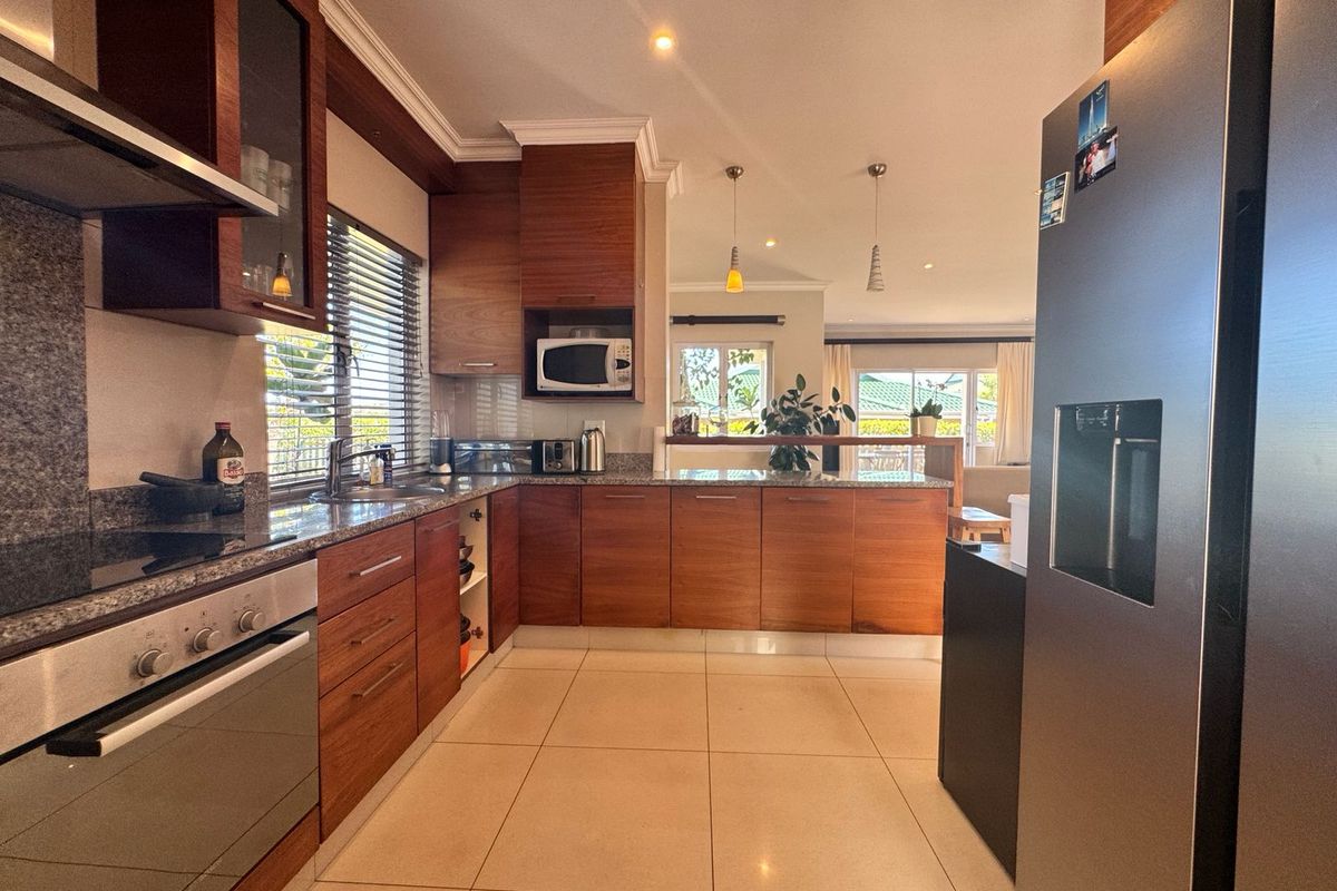 Spacious 4-Bedroom House For Sale In Sought-After Edgemount Estate - Photo 2