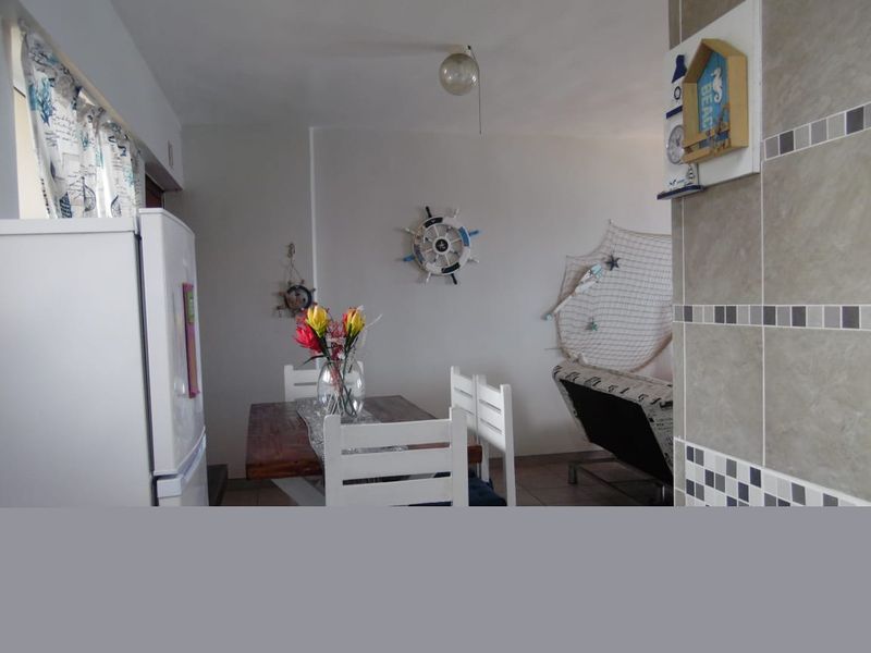 Modern 2 Bedroom Apartment in Amanzimtoti - Photo 4