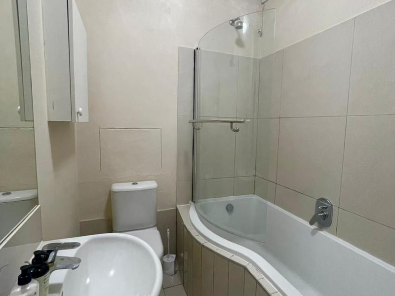 Prime  Property Presents A Stunning One  Bedroom Apartment Situated In Umhlanga Ridge - Photo 6