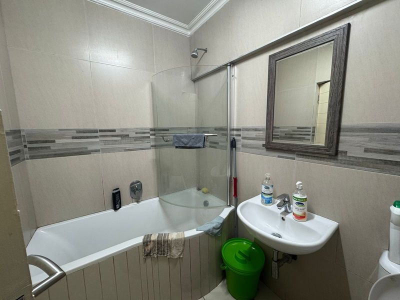 2 bedroom 1 bathroom apartment for sale in umhlanga - Photo 7