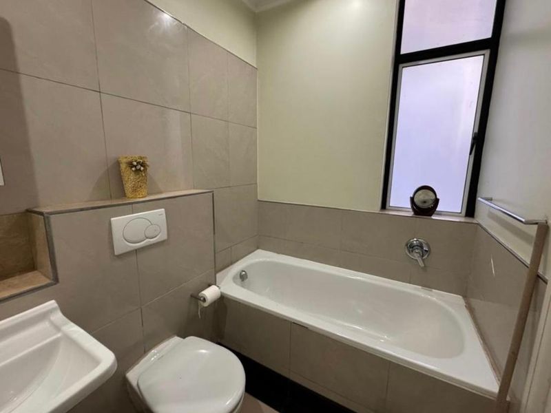 2 bedroom 2 bathroom apartment for sale in umhlanga - Photo 8