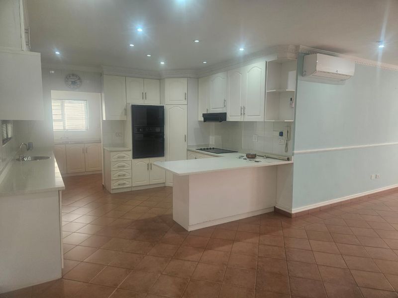 Prime Property presents Townhouse for sale in Somerset Park - Photo 8