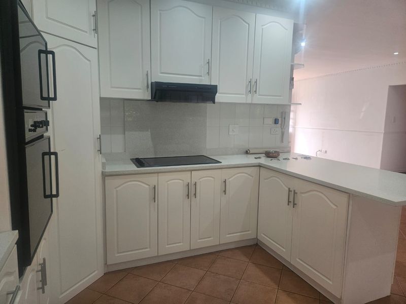 Prime Property presents Townhouse for sale in Somerset Park - Photo 4