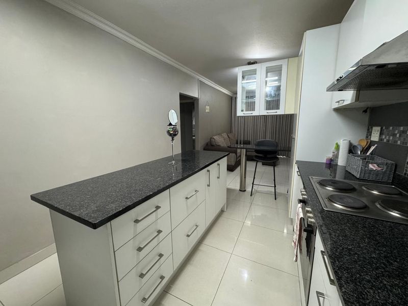2 bedroom 1 bathroom apartment for sale in umhlanga - Photo 2