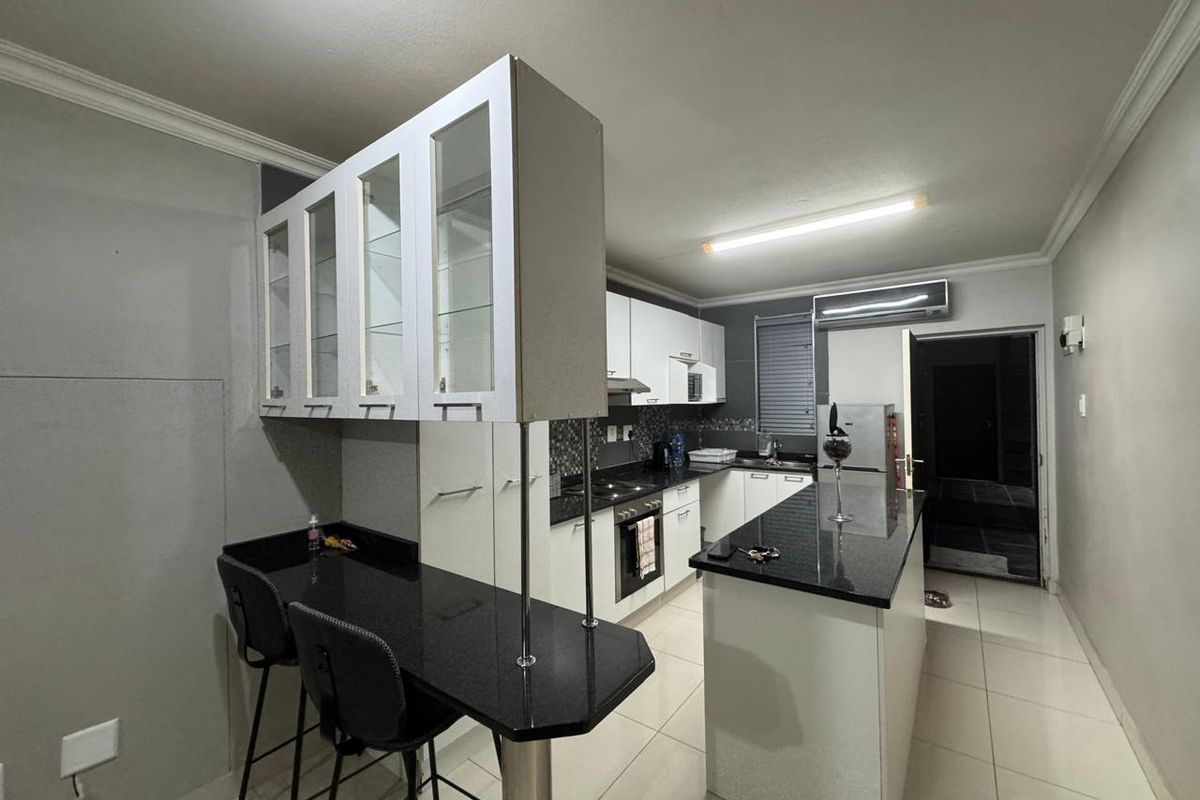 2 bedroom 1 bathroom apartment for sale in umhlanga - Photo 3