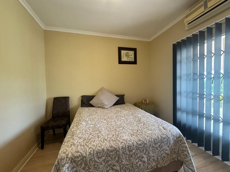 Spacious 4-Bedroom House For Sale In Sought-After Mount Edgecombe . - Photo 5