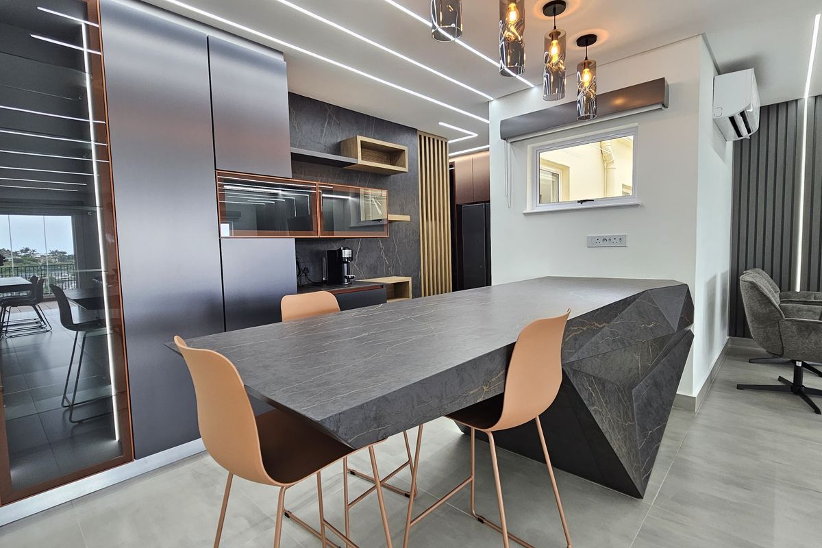 Luxurious Fully Renovated Penthouse For Sale – La Palma, La Lucia - Photo 2