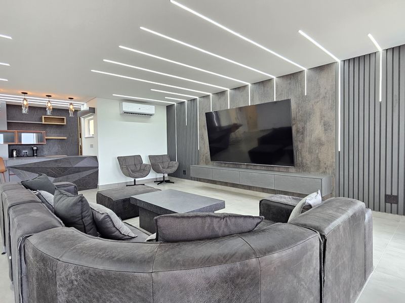 Luxurious Fully Renovated Penthouse For Sale – La Palma, La Lucia - Photo 9