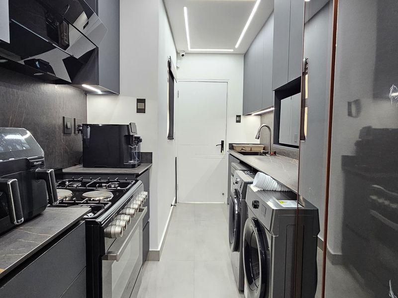 Luxurious Fully Renovated Penthouse For Sale – La Palma, La Lucia - Photo 8