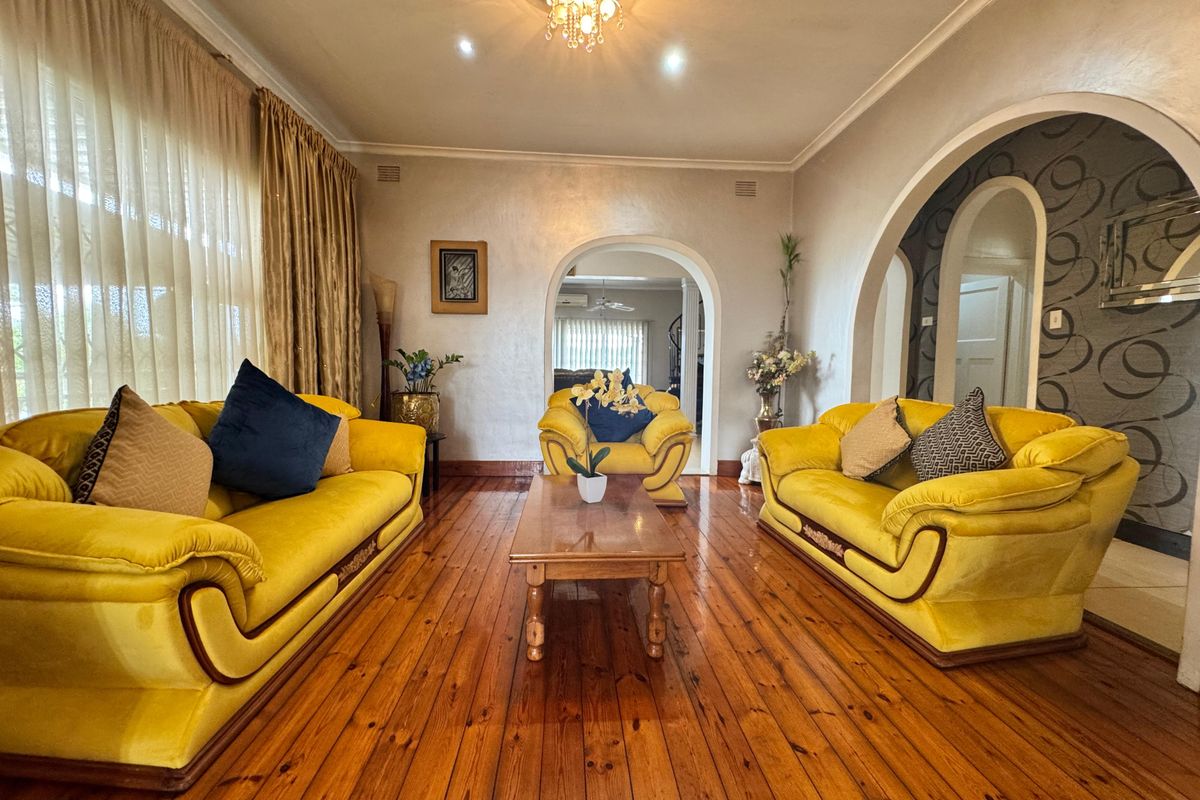 Spacious 4-Bedroom Family Home For Sale In Glen Anil. - Photo 4