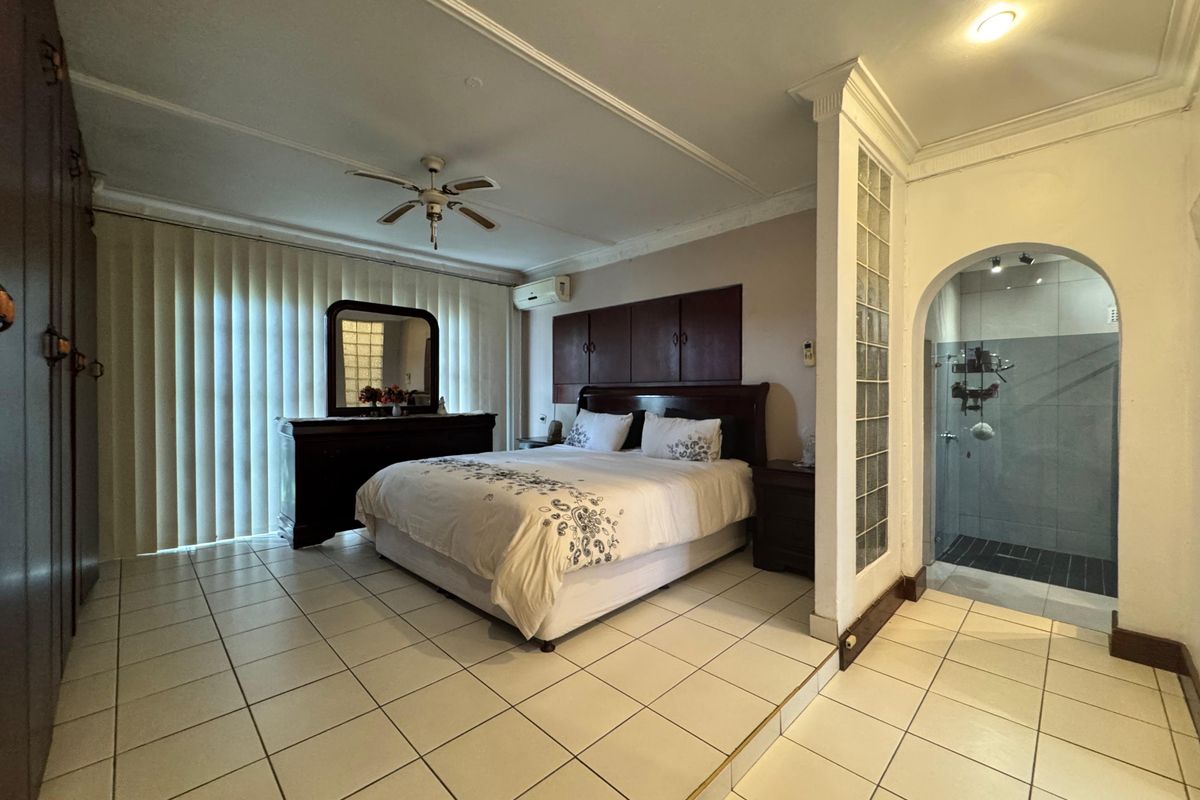 Spacious 4-Bedroom Family Home For Sale In Glen Anil. - Photo 5