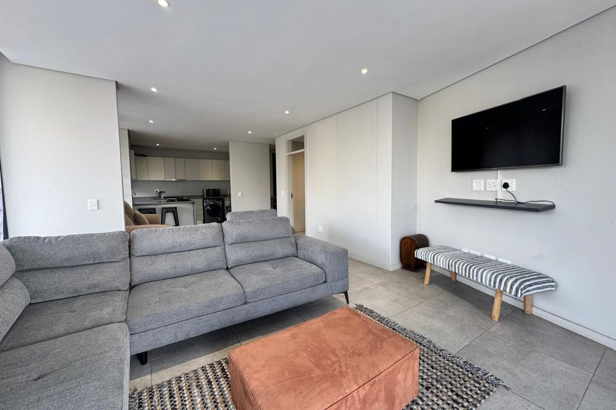 Stylish 2-Bedroom Apartment on Vibrant Florida Road For Sale - Photo 4