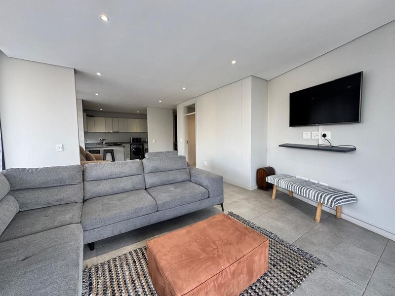 Stylish 2-Bedroom Apartment on Vibrant Florida Road For Sale - Photo 4