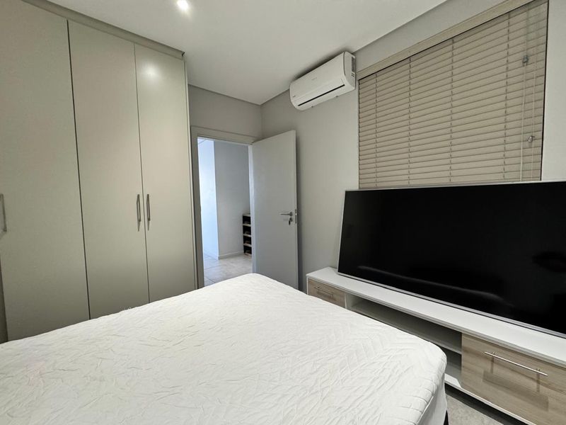 Stylish 2-Bedroom Apartment on Vibrant Florida Road For Sale - Photo 9