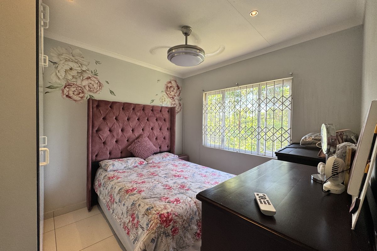 Luxurious and Elegant 2 Bedroom Simplex Available For Sale in the Prestigious Westlake Estate - Photo 5