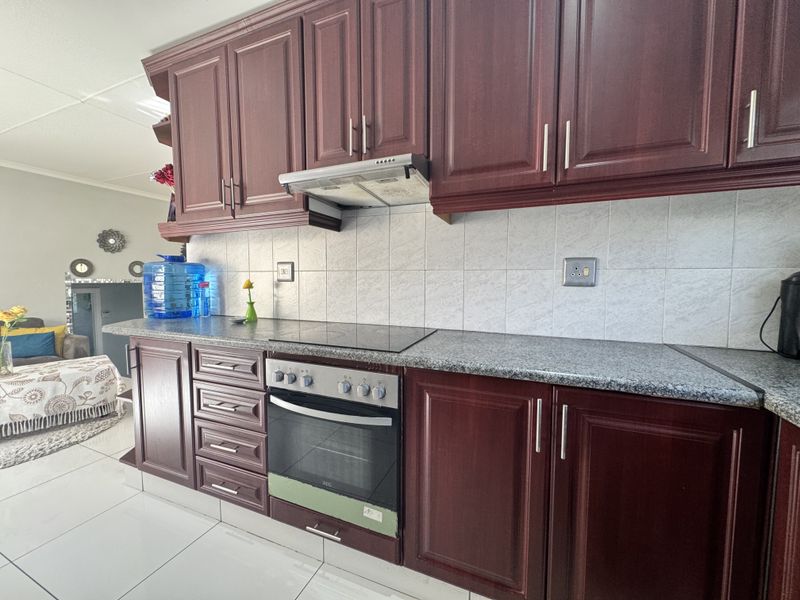 Luxurious and Elegant 2 Bedroom Simplex Available For Sale in the Prestigious Westlake Estate - Photo 3