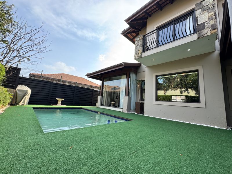 Stunning Upmarket Townhouse For Sale In Izinga Estate - Photo 2