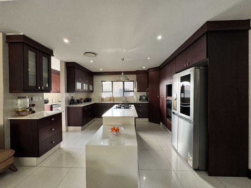 Stunning Upmarket Townhouse For Sale In Izinga Estate - Photo 5