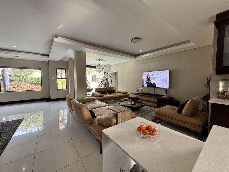 Stunning Upmarket Townhouse For Sale In Izinga Estate - Photo 8