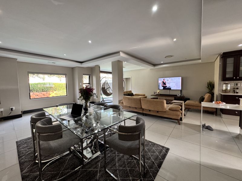 Stunning Upmarket Townhouse For Sale In Izinga Estate - Photo 6