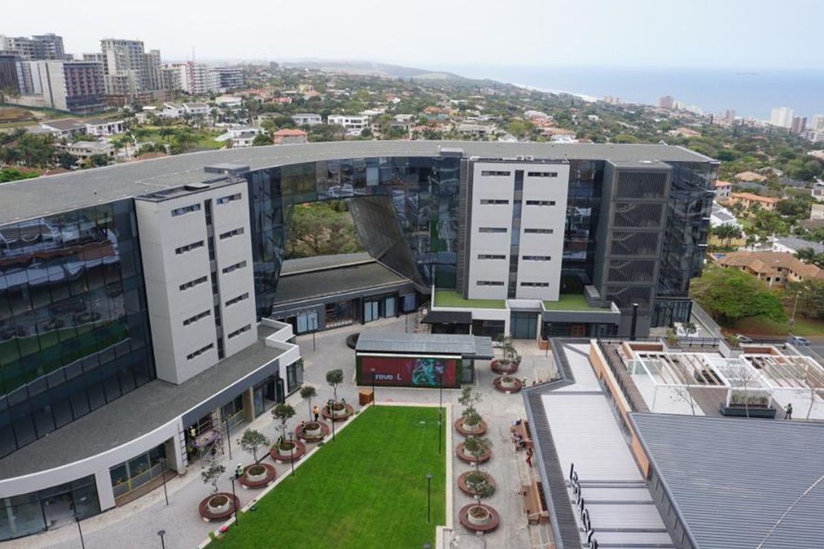 Ultra-modern North Facing Sophisticated 2-Bedroom Apartment for Sale in Umhlanga - Photo 2