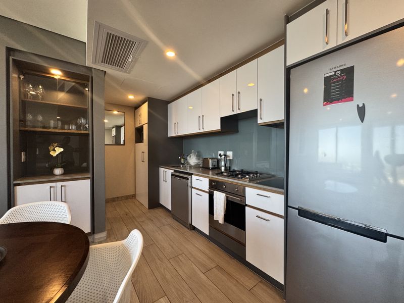 Stunning Exquisite 2 Bedroom Apartment for Sale Umhlanga Arch - Photo 5