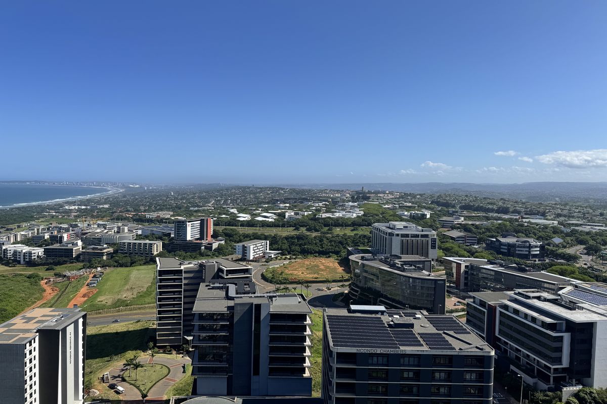 Stunning Exquisite 2 Bedroom Apartment for Sale Umhlanga Arch - Photo 3