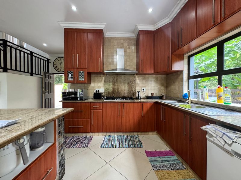 Spacious 3 Bedroom Freestanding For Sale In Beach Club Estate - Photo 4