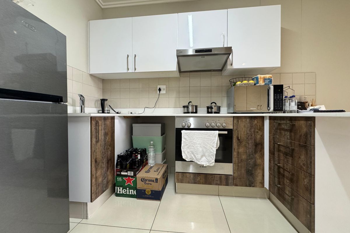 Modern Studio Apartment with Scenic Views – Prime Property Listing - Photo 4