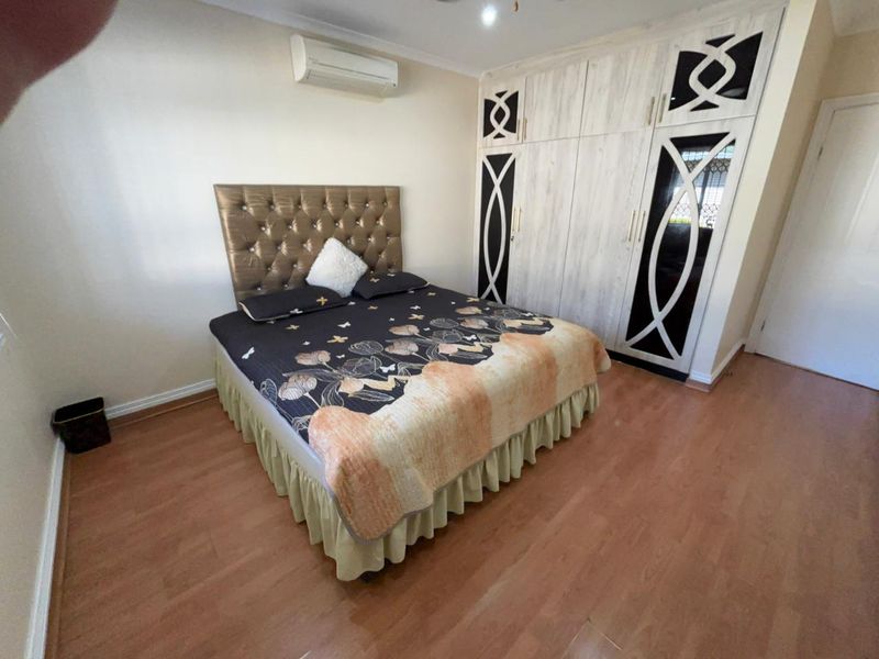 3 Bedroom Simplex For Sale - Photo 8