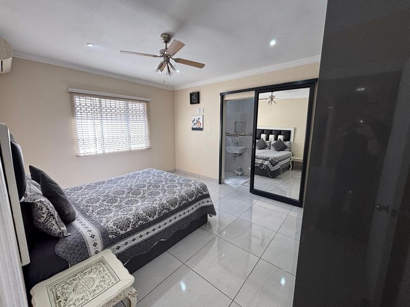 3 Bedroom Simplex For Sale - Photo 6